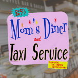 Avental Mães Diner e Taxi Service Engraçado Dizendo Apron<br><div class="desc">Um avental retro da cozinha lendo Mães Diner and Taxi Service,  Open 24 7 Serving the Entire Community,  humor de mãe engraçado,  em letras azuis de 1950 em um fundo de rosa claro. Personalize-o para personalizar este avental.</div>