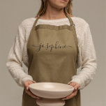 Avental Nome de script personalizado elegante<br><div class="desc">Hospedando uma oficina botânica e suculenta? Que tal uma aula de cozinhar? Dê aprons personalizados para seus convidados com um tipo elegante de script de fonte que certamente os deliciará. Tenham a conversa sobre esse dom sofisticado. Dica: para guardar as palhetas longas no final mantenha os pequenos quadrados no final...</div>