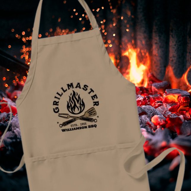 Avental Rustic GRILLMASTER Custom Apron (Taupe apron with the grill master design with a charcoal fire background. )