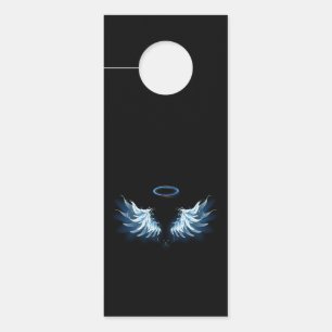 Aviso De Porta Asas Anjos Azuis Brilhantes em fundo preto