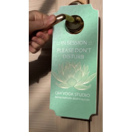 Aviso De Porta Instrutor de Meditação do Dourado Lotus Yoga Studi