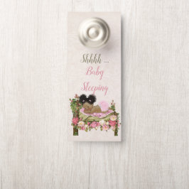 Aviso De Porta Jardim Floresta Natureza Bebê Dormindo Rosas Cama
