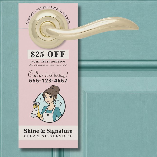 Aviso De Porta Serviços Modernos de Limpeza Pink Maid (Small Door Hanger Mockup)