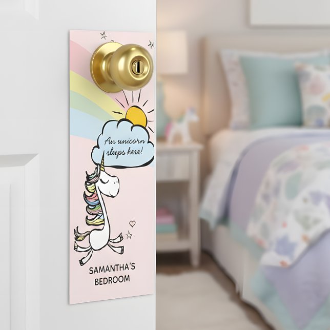 Aviso De Porta Um Unicórnio Dorme Aqui (Let everyone know that a magic unicorn sleeps here!)
