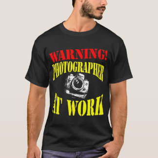AVISO! Fotógrafo no trabalho - camisas escuras
