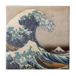 Azulejo De Cerâmica A onda do Excelente de Kanagawa<br><div class="desc">A Onda Excelente de Kanagawa é um impressão de bloco de madeira do artista japonês Hokusai. Foi publicado por volta de 1830 no final do período Edo.</div>