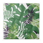 Azulejo De Cerâmica A selva verde deixa a natureza branca e sem costur<br><div class="desc">Linda ilustração original chic na moda moderna com um padrão perfeito de folhas frescas verdes da selva em um fundo branco. O padrão continua perfeitamente quando você coloca mais azulejos juntos.</div>