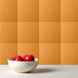 Azulejo De Cerâmica Alcatrão de laranja plano de cor sólida<br><div class="desc">Design de damasco laranja plano de cor sólida.</div>