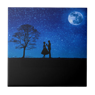 Azulejo De Cerâmica Amantes sob uma lua cheia
