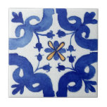 Azulejo De Cerâmica Amarelo-branco-azul, cor-de-água floral mediterrân<br><div class="desc">Apresentando o Azulejo cerâmico Floral de Cor Azul, Branco e Amarelo para uma declaração verdadeiramente notável e artística em sua cozinha! Com suas matizes arrojadas de padrão azul e amarelo em um efeito de aquarela, esses azulejos exclusivos criam um aspecto exótico, mas eterno, que certamente será um início de conversa...</div>