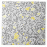 Azulejo De Cerâmica Amarelo Moderno e Cinza Suave<br><div class="desc">Bonito padrão floral feminino moderno,  com cinzas elegantes e flores amarelas e douradas entrelaçadas sobre uma cinza mais escura.</div>