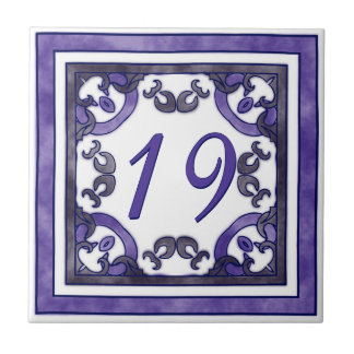 Azulejo De Cerâmica Antracite e número da casa grande roxo