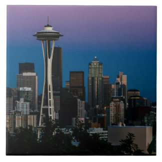 Azulejo De Cerâmica Arquitetura de Seattle sob o céu roxo
