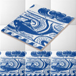 Azulejo De Cerâmica Art Nouveau Fish & Lily Frieze Patterno<br><div class="desc">Esta imagem de padrão de nouveau,  de arte azul e branca,  de um peixe e de uma almofada de lírios derivou de uma era vitoriana antiga. Revista de arte de 1894. Você pode personalizar as cores.</div>