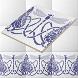 Azulejo De Cerâmica Artes E Artesanatos Dragões Azuis E Brancos Frieze<br><div class="desc">Essa imagem azul e branca digitalmente aprimorada foi derivada de uma antiga arte e artesanato de 1906, pintada manualmente por stencil dragonfly e lily pad border design, por Williamina Parrish, que era membro do The Potters. The Potters era um grupo informal de artistas americanos na Rua Louis, Missouri. Você pode...</div>