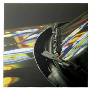 Azulejo De Cerâmica Ásia, Malásia, Melaka. Reflexões neon no carro