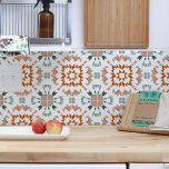 Azulejo De Cerâmica Aztec Geométrico Tribal Aztec Laranja Verde Queima<br><div class="desc">Belo azulejo de cerâmica original e tribal de alta qualidade, modelo popular de boho, desenhado em laranja queimado e verde-lacrimogêneo sobre fundo branco com padrão de icat asteca geométrica. Perfeito para um novo estilo de design moderno de interiores, para uma praça traseira, casa de banho ou decoração de parede da...</div>