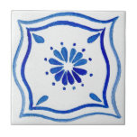 Azulejo De Cerâmica Azul e branco, com padrão de aquarela mediterrânic<br><div class="desc">Você está procurando dar às paredes de sua casa um estilo de eterno? Não olhe mais do que este Azulejo de Cerâmica Mediterrânica de Cor-de-Água, Padrão Azul e Branco! Este belo azulejo é uma nova tomada no estilo clássico, mediterrânico. As linhas gentis de seu design foram delicadamente renderizadas em aquarela...</div>