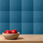 Azulejo De Cerâmica Azul liso simples Cor sólida apphire<br><div class="desc">Simples design de cor sólida de apphire azul simples.</div>