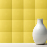 Azulejo De Cerâmica Banana pastosa sólida amarela<br><div class="desc">Design de banana amarela pastel sólida.</div>