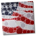 Azulejo De Cerâmica Bandeira Americana Patriótica Única<br><div class="desc">Este impressão abstrato patriótico legal apresenta uma bandeira abstrato-americana com estrelas e listras fluentes. O branco vermelho e o azul são formados por círculos de diferentes tamanhos. AZULEJO de cerâmica Patriótico Red White Blue American Flag EUA</div>