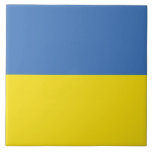 Azulejo De Cerâmica Bandeira da Ucrânia, Ucraniano Слава Україні Slava<br><div class="desc">As cores da bandeira da Ucrânia, azul e amarelo, voaram por séculos sobre uma terra rica em história e espírito. O azul representa o vasto céu ucraniano, enquanto o amarelo simboliza os campos de trigo dourados que se estendem pelas suas planícies férteis. Este símbolo simples, mas poderoso, tornou-se um farol...</div>
