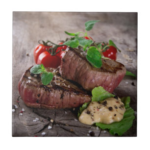 Azulejo De Cerâmica Bifes grelhados do churrasco com ervas e os