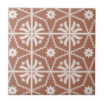 Azulejo De Cerâmica Boho Terracotta - Padrão Floral<br><div class="desc">Boho terracotta e padrão floral branco para os seus projetos do DIY. Use como uma porta copos decorativa de azulejo,  ou como uma praça traseira da cozinha,  uma lixeira do banheiro ou uma lareira. Seja criativo! 2 tamanhos disponíveis.</div>