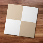 Azulejo de cerâmica branco bege neutro controlado<br><div class="desc">Esse azulejo cerâmico neutro apresenta um padrão de checador em bege e branco. As cores são personalizáveis na ferramenta Design.</div>