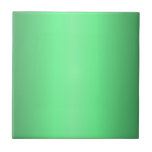 Azulejo De Cerâmica Brilho Verde<br><div class="desc">Solteiro de verde numa faixa de gradiente</div>