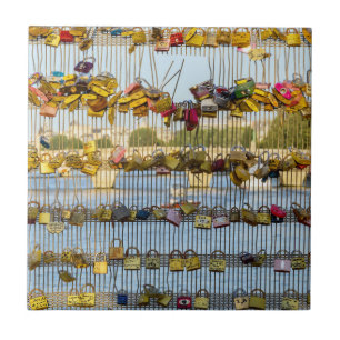 Azulejo De Cerâmica Cachinhos de amor em Pont de Solferino - Paris, Fr