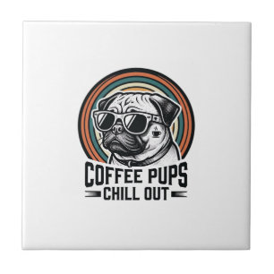 Azulejo De Cerâmica Camisa de Cachorro Café Retro Chill Pug Gráfico_1