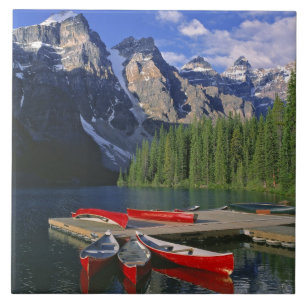 Azulejo De Cerâmica Canadá, Alberta, Lago Moraine. Canoas vermelhas ag