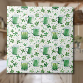 Azulejo De Cerâmica Canecas de Cerveja Verde Elegantes e Trevos Branco