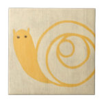 Azulejo De Cerâmica Caracol Amarelo no Fundo do Creme<br><div class="desc">Este caracol amarelo é muito mais bonito que caracóis reais! Impressão Chariklia Zarris encantadora,  o fundo creme se mistura bem com a cor amarela do caracol. Um excelente para colocar na parede do quarto de uma criança!</div>