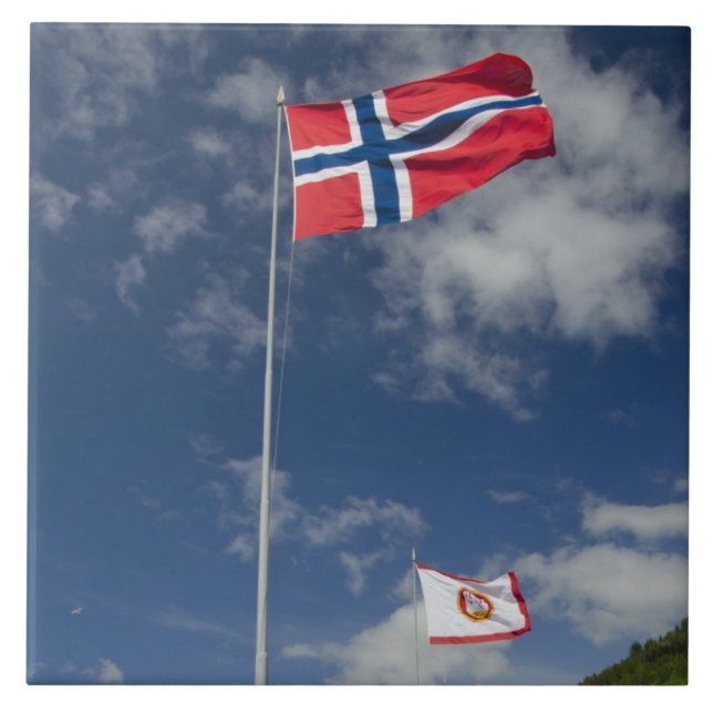 Azulejo De Cerâmica Centro porto histórico de Bergen com bandeiras (Frente)