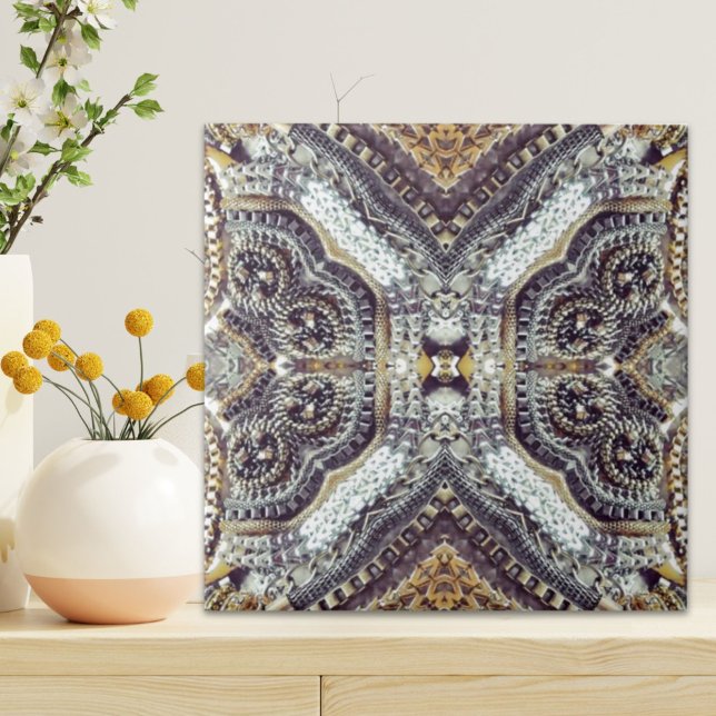 Azulejo De Cerâmica Cinza caleidoscópica Dourada Medallion engrenagens (Kaleidoscopic grey Gold Medallion steampunk gears Tile)