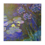 Azulejo De Cerâmica Claude Monet Water Lily Agapanthus<br><div class="desc">Claude Monet's Water Lily e Agapanthus - Claude Monet's Water Lily e Agapanthus é uma pintura impressionista maravilhosa feita por um dos maiores artistas de flores de todos os tempos. O jardim aquático está vivo com cor e emoção, enquanto o roxo Agapanthus flui de seus caules azuis e verdes. A...</div>