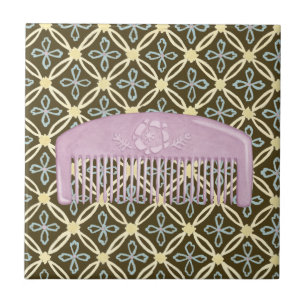 Azulejo De Cerâmica Comb Lavanda sobre fundo de chocolate