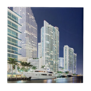 Azulejo De Cerâmica Construções ao longo do rio Riverwalk de Miami