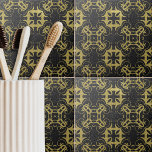 Azulejo De Cerâmica Cor damasco Metálico Dourada Falsa Preta Glittery<br><div class="desc">Design decorativa elegante com cor damasco metálica dourada falsa sobre fundo brilhante preto.</div>