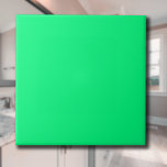 Azulejo De Cerâmica Cor verde neon-Primavera, mínima e elegante<br><div class="desc">O padrão de cor verde-Primavera de Neon Sólido Minimalista Elegante é um design surpreendente e moderno que captura a vibração e a energia das matizes neonatais. Essa ousada, porém sofisticada, sombra de Primavera Green irradia a frescura, fazer-a uma escolha perfeita para a estética contemporânea. A natureza minimalista e uniforme do...</div>