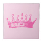 Azulejo De Cerâmica Coroa princesa magenta em fundo rosa<br><div class="desc">Nenhum jogo de vestimenta está completo sem coroa! Ajude a sua criança a lembrar-se da princesa que ela é com este impressão de coroa magenta do Vision Studio. Confira!</div>
