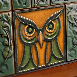 Azulejo De Cerâmica Coruja Perplexa no Movimento de Artes e Ofícios La