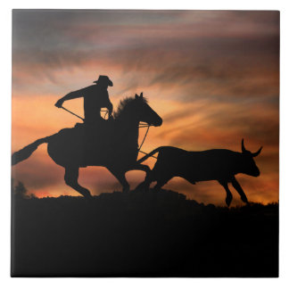 Azulejo De Cerâmica Cowboy Roping Steer no Sunset