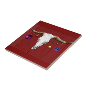 Azulejo De Cerâmica Crânio de Vaca com Enfeites de natal no Red Barn