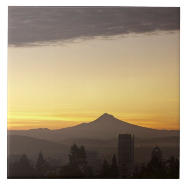 Azulejo De Cerâmica Dawn sky sobre Portland e Mt. Hood, Oregon (Frente)