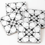 Azulejo De Cerâmica Decoração Geométrica do Padrão Branco Preto<br><div class="desc">Um azulejo decorativo de padrões geométricos na moda moderno para um backsplash de cozinha,  azulejo de arte,  surround de lareira,  banheiro e chá. Você também pode gostar deste estilo em um azulejo ou caixa de manutenção enquadrada. Cinza de carvão escuro e branco.</div>