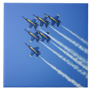 Azulejo De Cerâmica Demonstração aérea dos anjos azuis durante uma