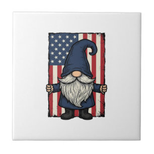 Azulejo De Cerâmica Design de Camisa de Bandeira Vintage Gnome Patriot